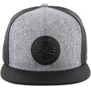 RUBBER PATCH DETAIL COTTON FLAT SNAPBACK CAP